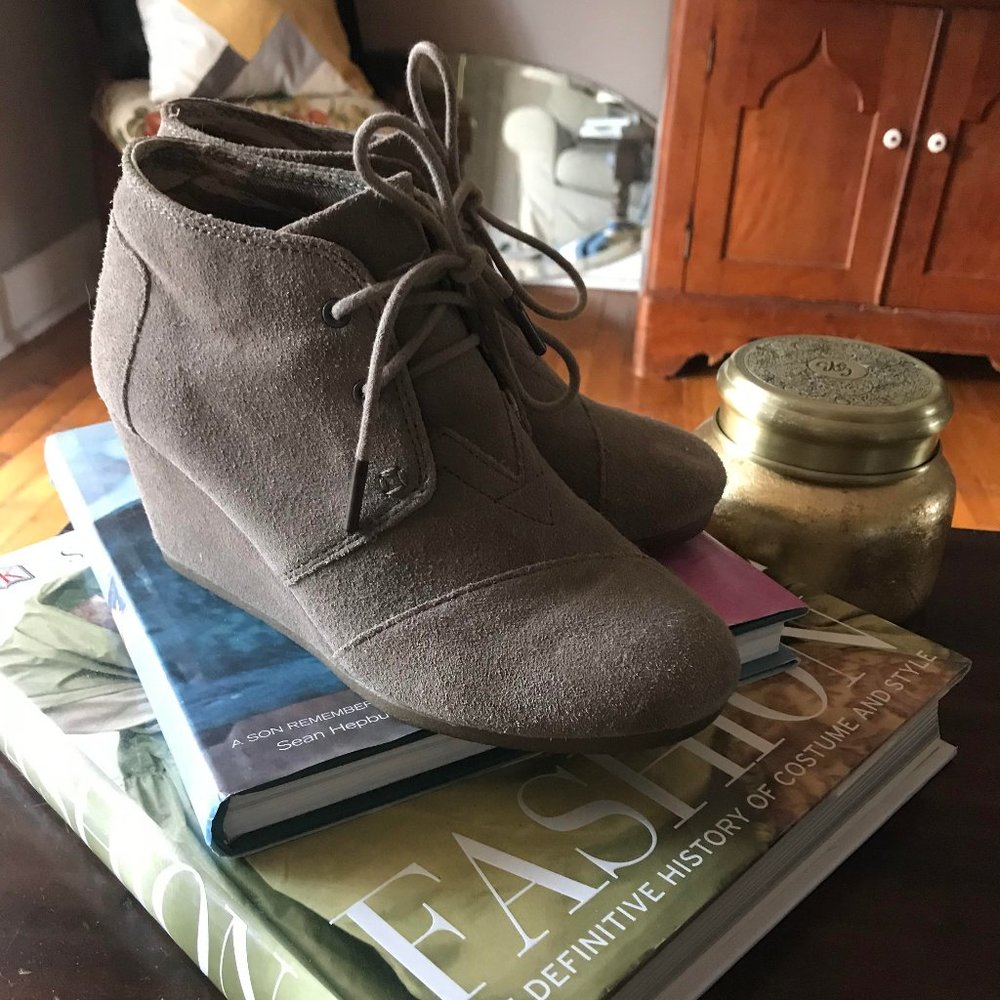 TOMS Lace-Up Wedges